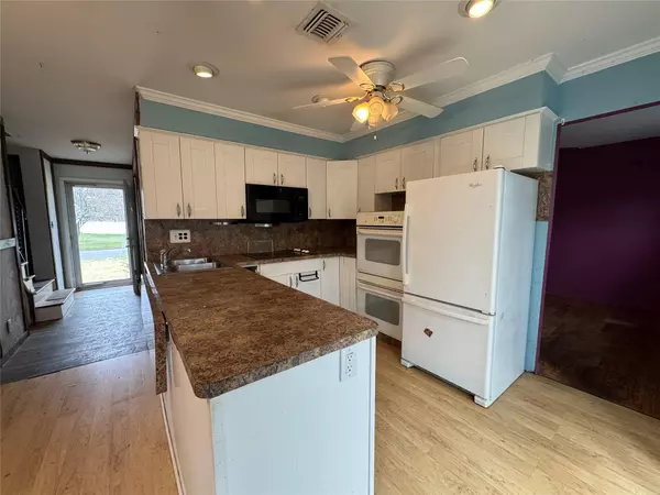 East Patchogue, NY 11772,25 Camille LN