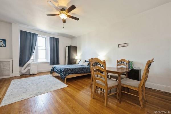 Hewlett, NY 11557,1185 E Broadway #4 A