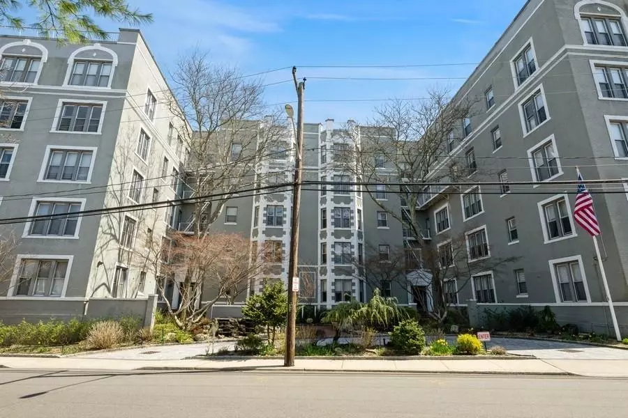 1185 E Broadway #4 A, Hewlett, NY 11557