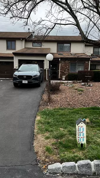 710 Hewitt LN, New Windsor, NY 12553