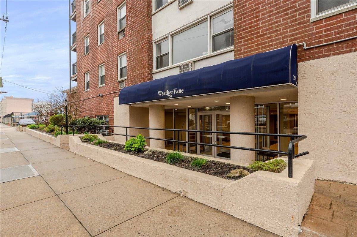 Long Beach, NY 11561,750 Shore RD #3L