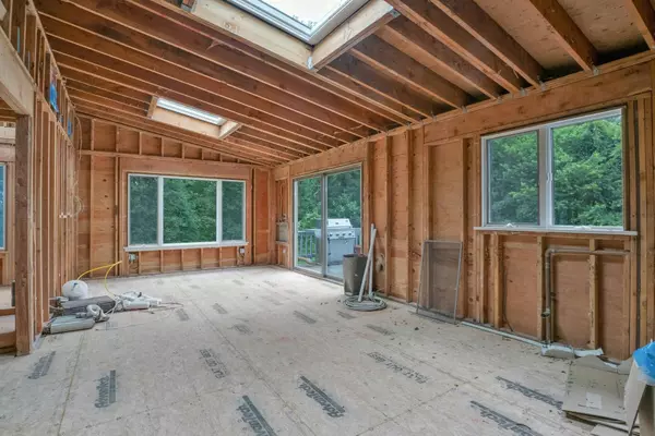 Armonk, NY 10504,14 Perry CT