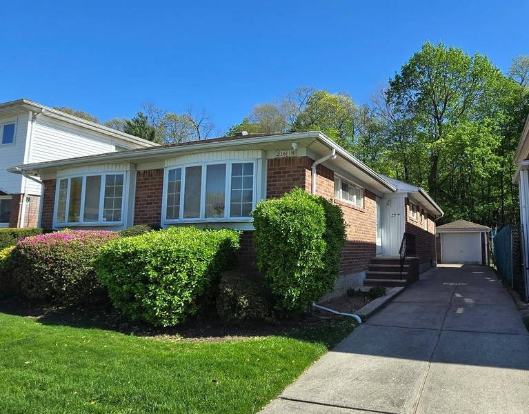 226-18 77 AVE, Oakland Gardens, NY 11364
