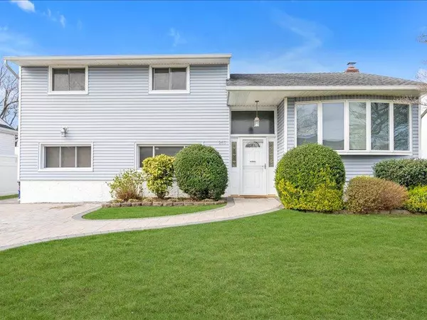 265 Buick PL, East Meadow, NY 11554
