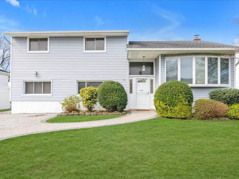 East Meadow, NY 11554,265 Buick PL