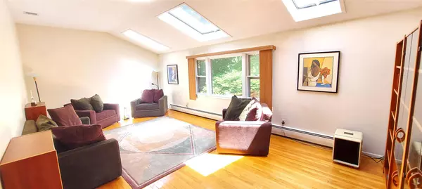 Spring Valley, NY 10977,2 N Eckerson LN