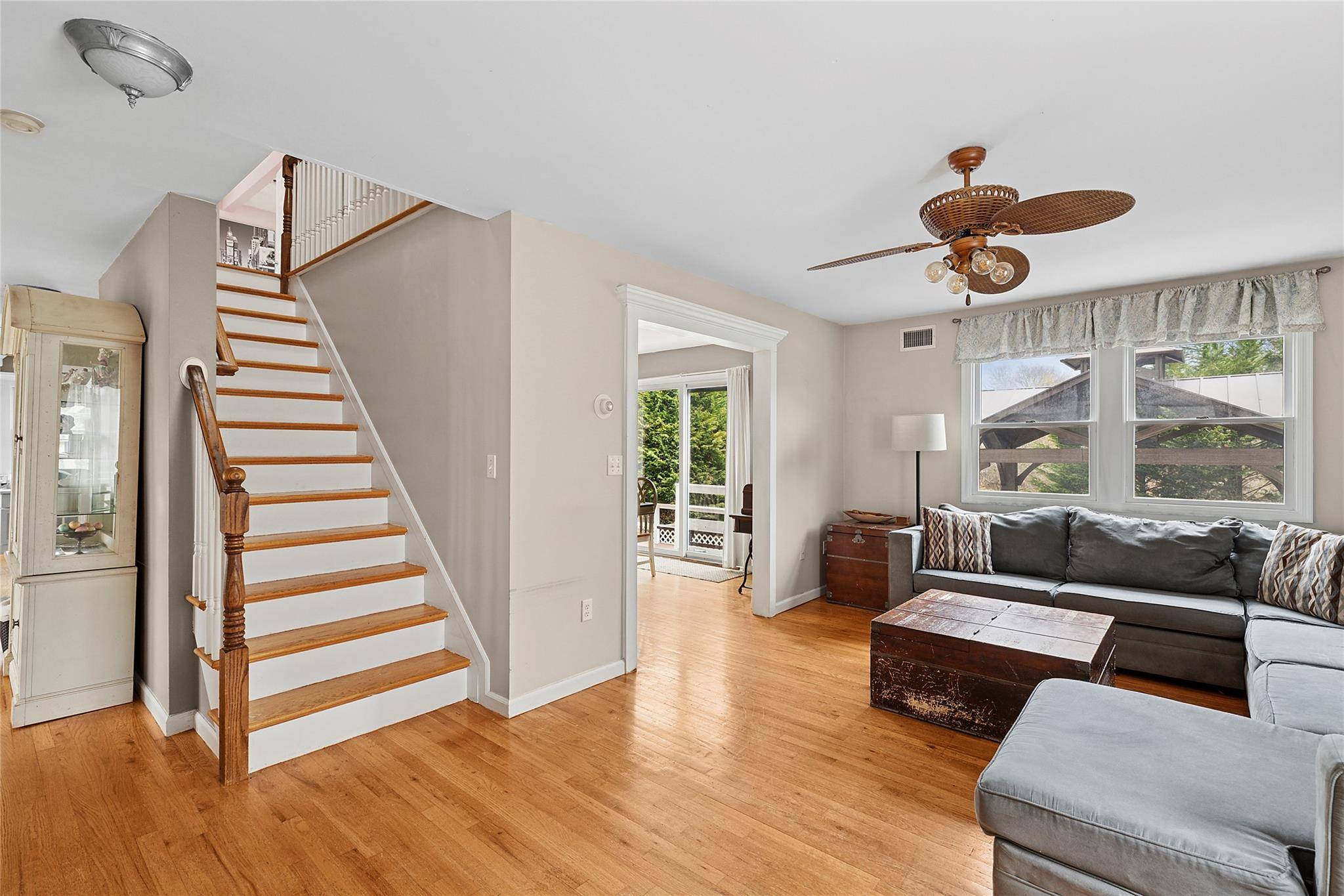 East Moriches, NY 11940,39 Memorial BLVD