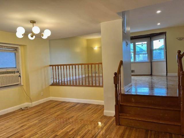Oakland Gardens, NY 11364