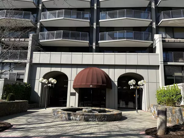 15 Stewart PL #9E, White Plains, NY 10603