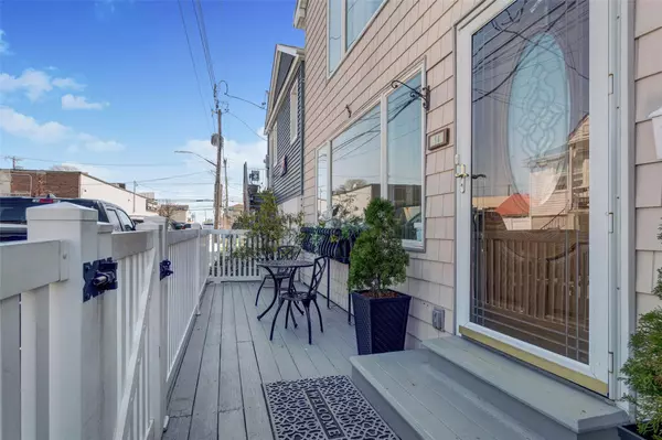 Broad Channel, NY 11693,14 W 10th RD