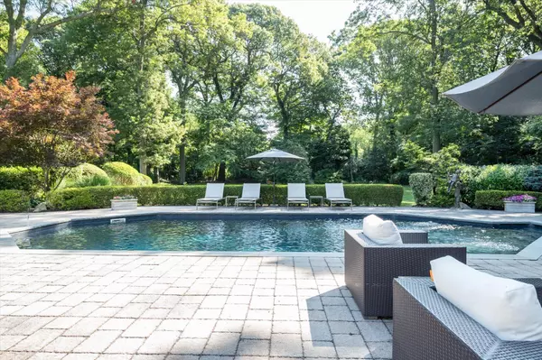 Muttontown, NY 11791,55 Cecilia DR