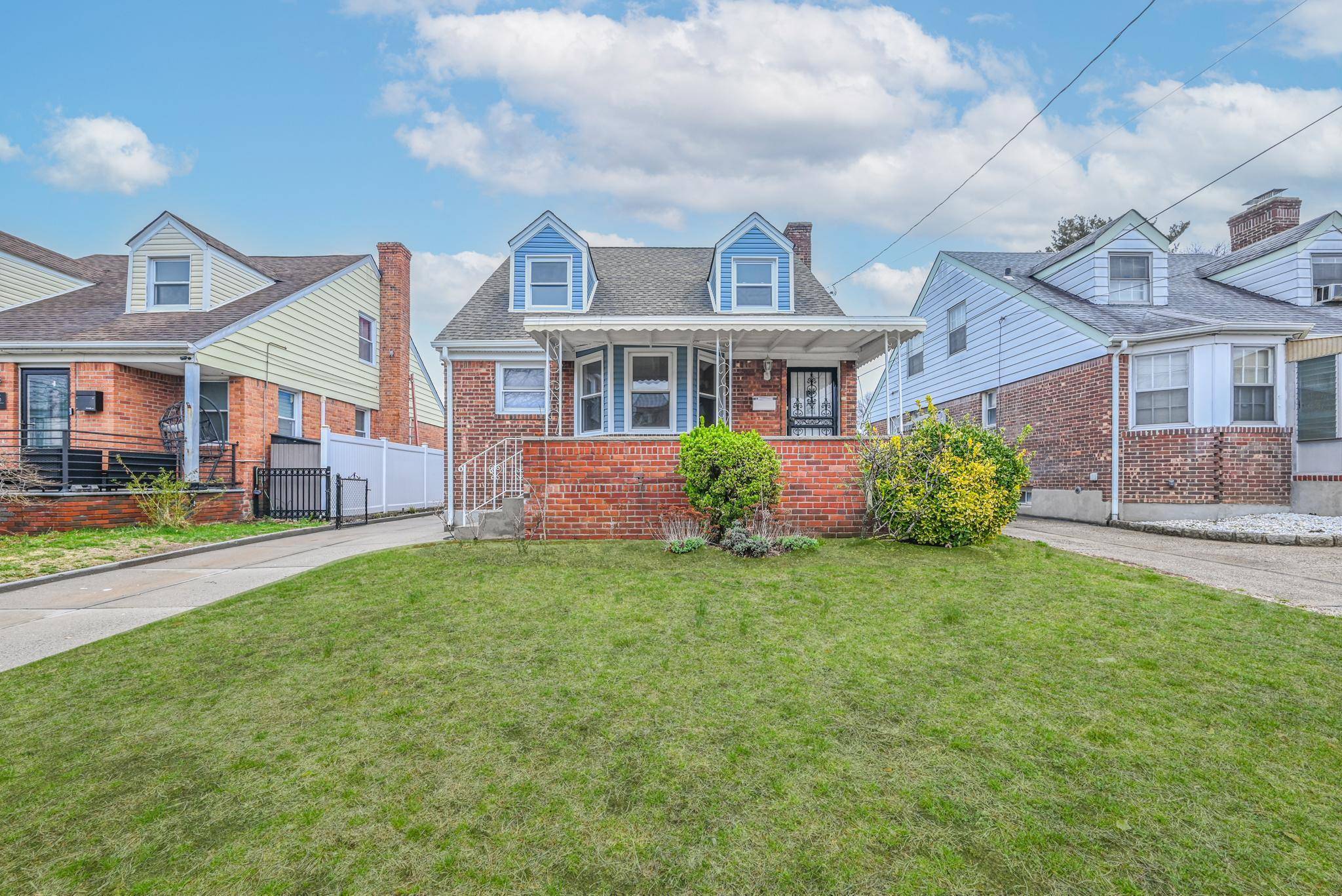 115-17 237th ST, Elmont, NY 11003