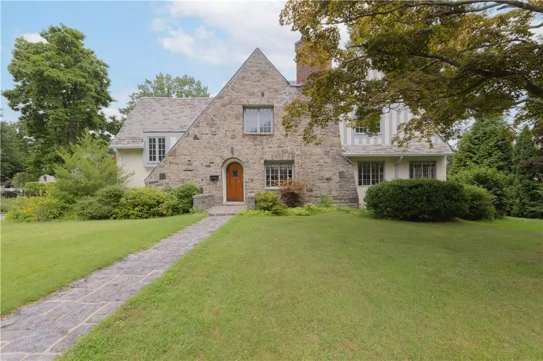 Mount Vernon, NY 10552,25 Eastfield RD