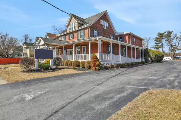 Kingston, NY 12401,411 Albany AVE