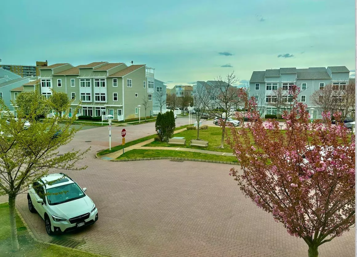 Arverne, NY 11692,162 Commodore CIR