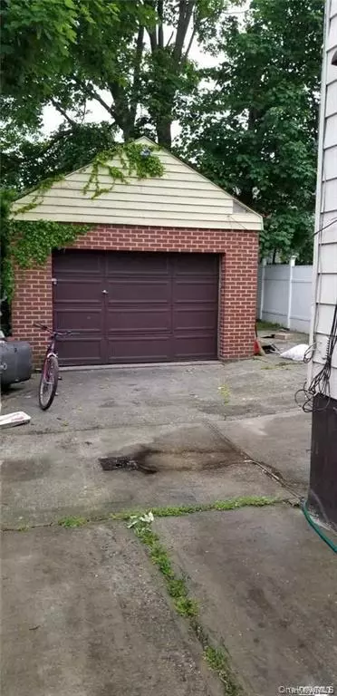 Saint Albans, NY 11412,205-28 110th AVE