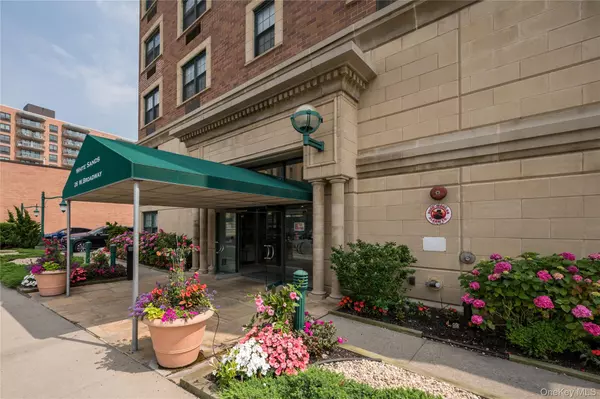 Long Beach, NY 11561,26 W Broadway #505