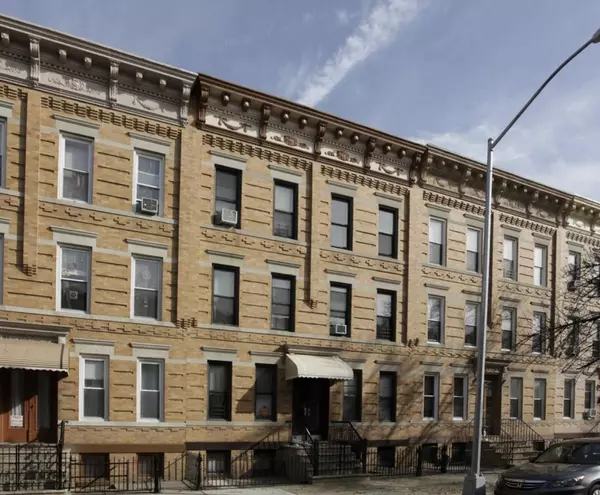 Glendale, NY 11385,70-29 65 PL
