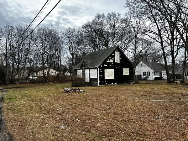Shirley, NY 11967,33 Broadway