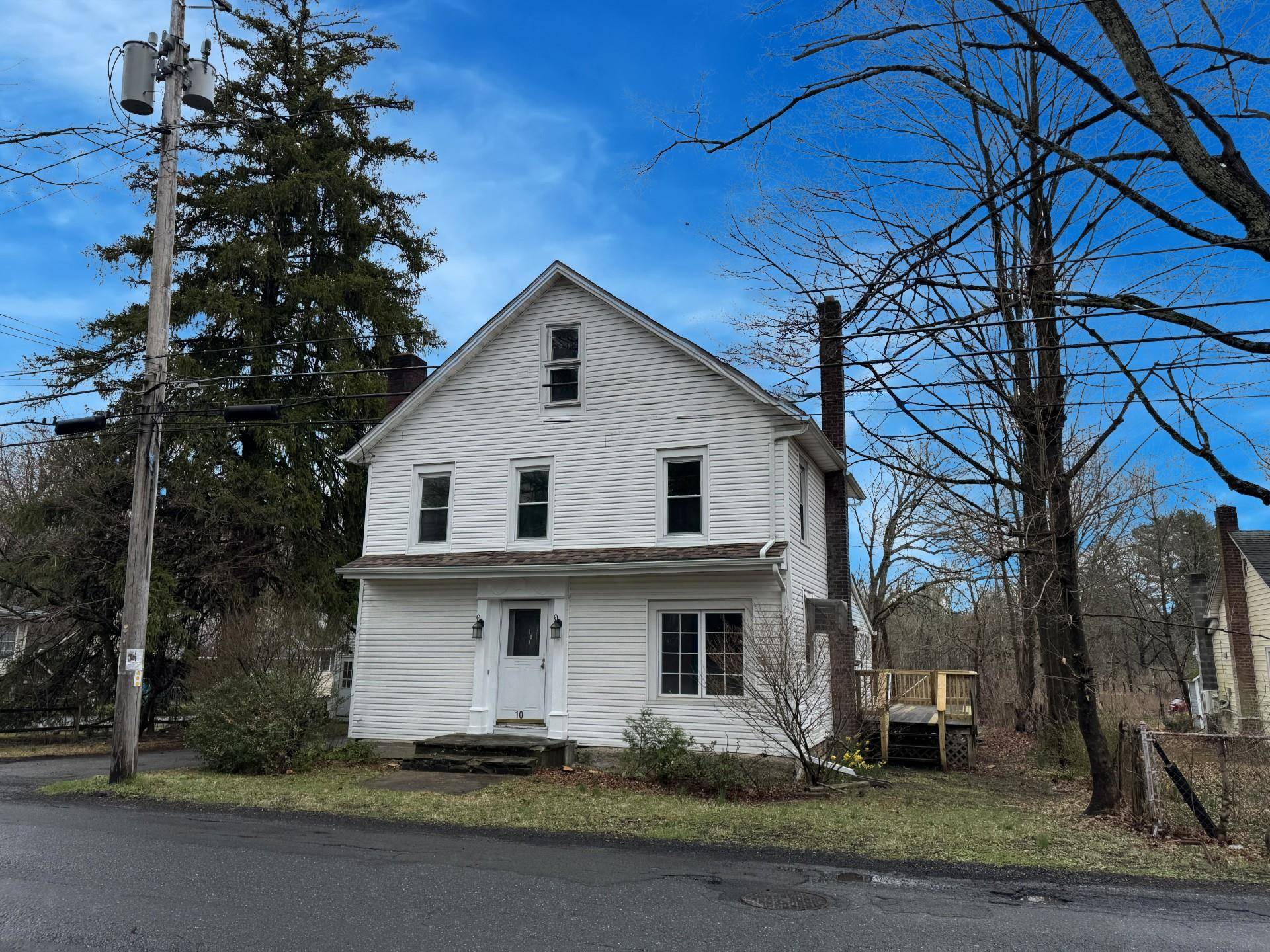 10 N Ohioville RD, New Paltz, NY 12561