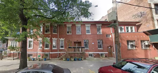 148-49 88 AVE, Jamaica, NY 11435