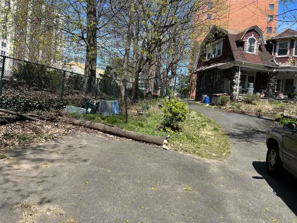 New Rochelle, NY 10801,76 Pintard AVE