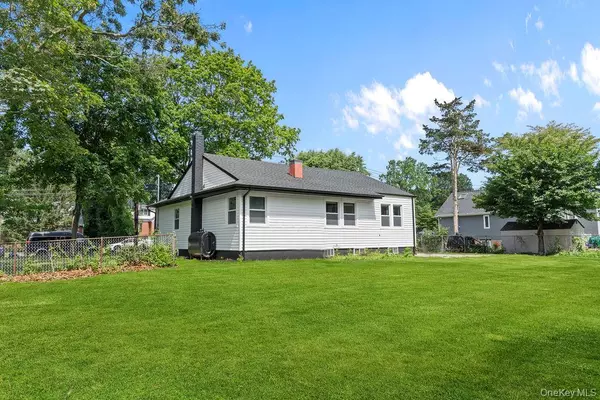 Smithtown, NY 11787,147 Juniper AVE