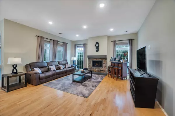 Blue Point, NY 11772,125 Halley DR