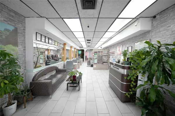 Forest Hills, NY 11375,116-17 Queens BLVD