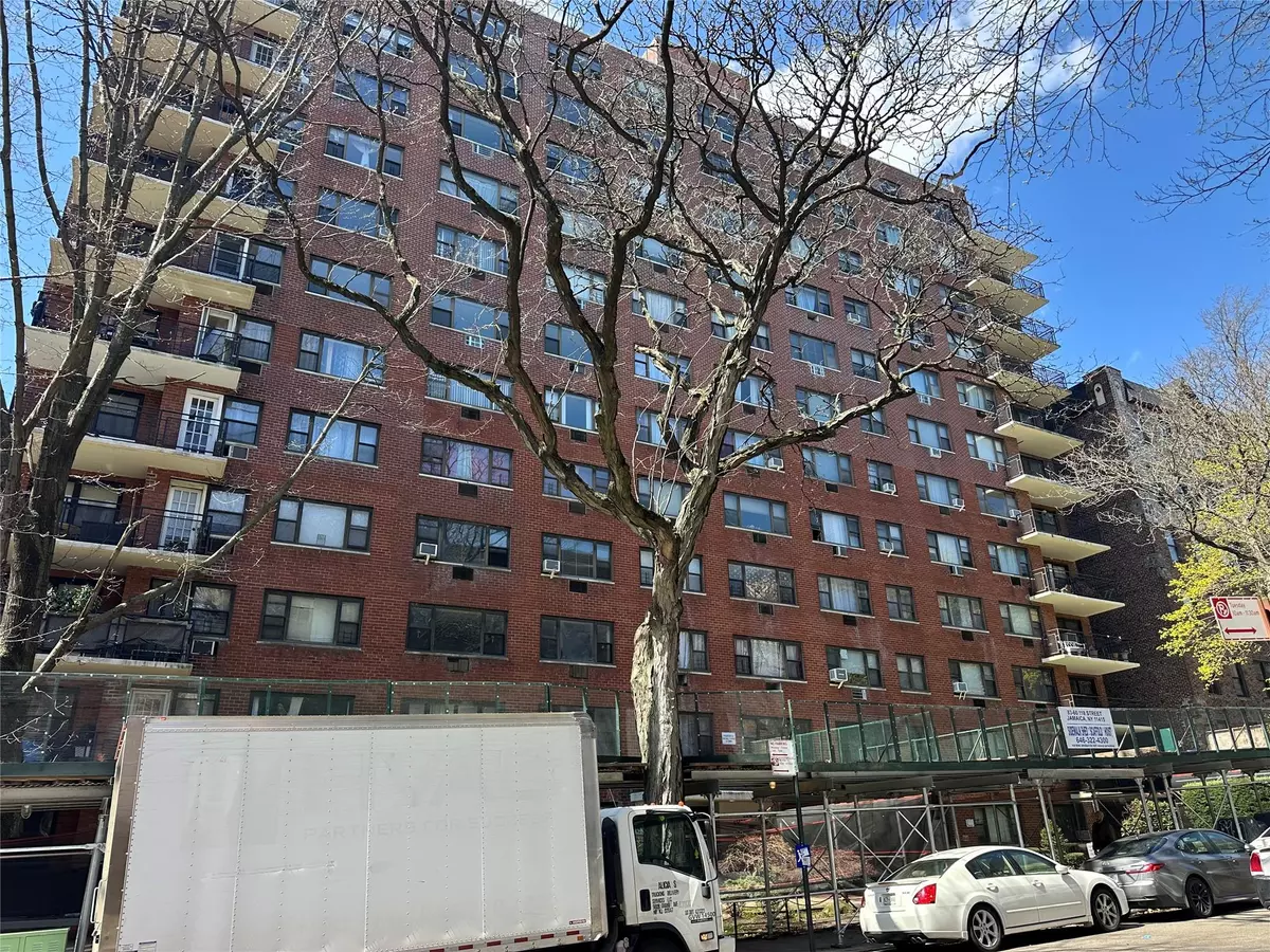 Kew Gardens, NY 11415,83-60 118th ST #4C