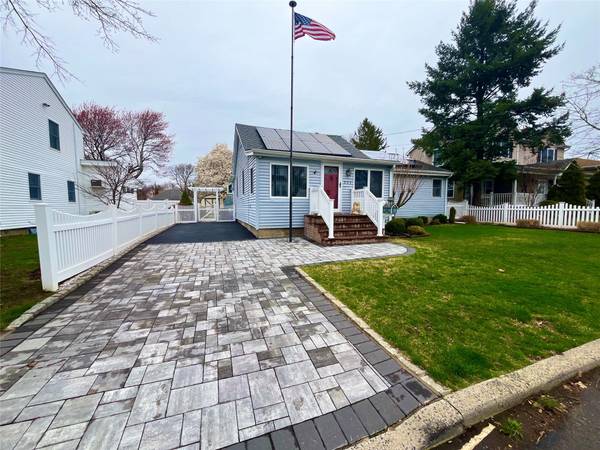 South Hempstead, NY 11550,335 Pine ST