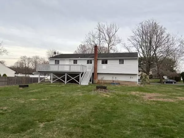 East Northport, NY 11731,19 Yeoman DR