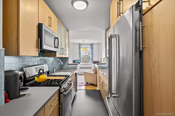 Bronx, NY 10471,5550 Fieldston RD #7C