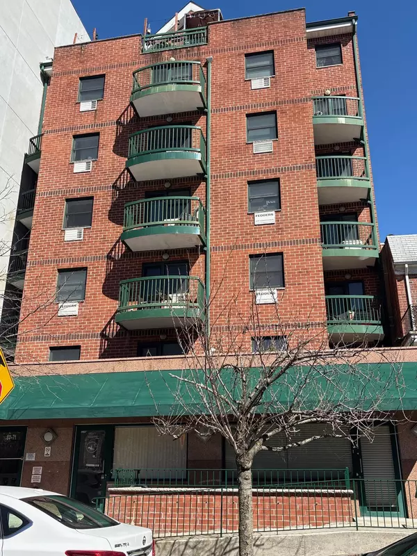 8371 116th ST #7E, Kew Gardens, NY 11418