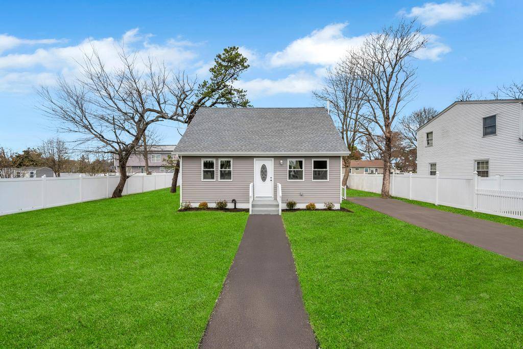 25 Poplar RD, Amityville, NY 11701
