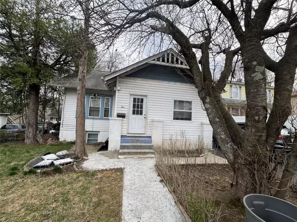 4 W Castle AVE, Spring Valley, NY 10977