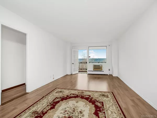 Bronx, NY 10463,5800 Arlington AVE #7L