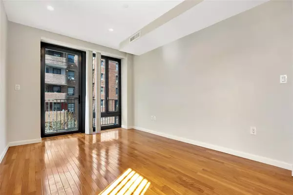 Jamaica, NY 11435,148-36 89th AVE #4B