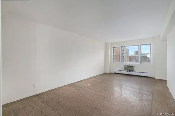 Jamaica, NY 11432,89-15 Parsons BLVD #11D