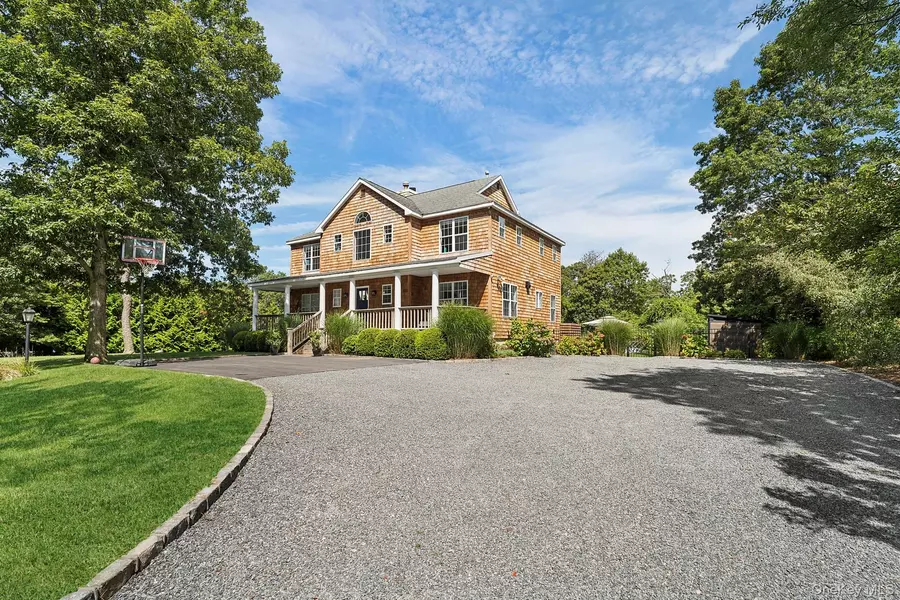 71 Old Canoe Place RD, Hampton Bays, NY 11946