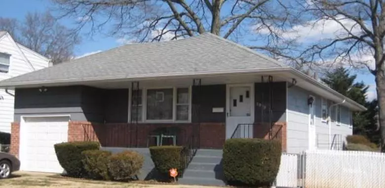 2055 Willoughby AVE, Wantagh, NY 11793