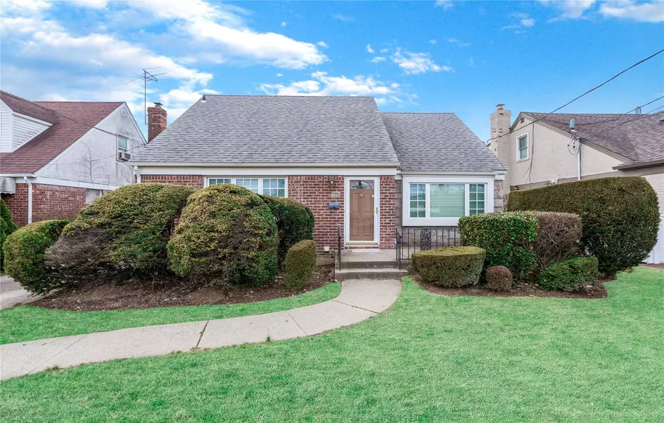 2013 New Hyde Park RD, New Hyde Park, NY 11040