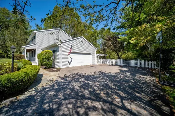 Hopewell Junction, NY 12533,4 Traci LN