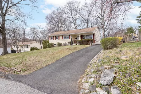 Spring Valley, NY 10977,1 Debaun PL
