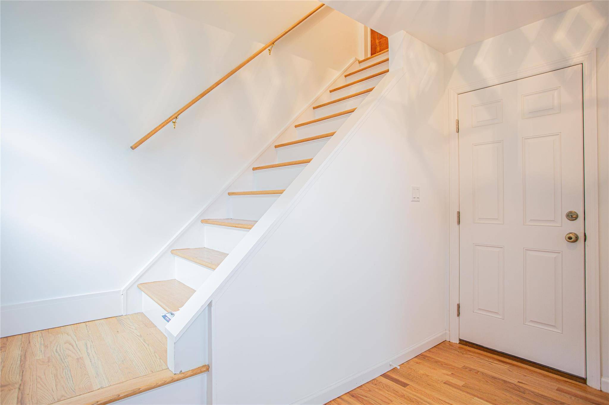 Long Beach, NY 11561,733 E Walnut ST #Upper
