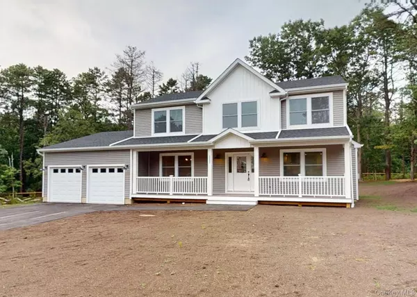 111 Currans RD, Middle Island, NY 11953