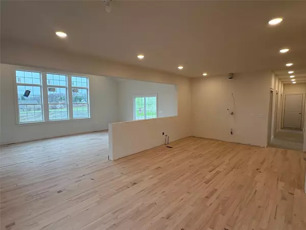 Poughkeepsie, NY 12603,15 Dartmouth DR