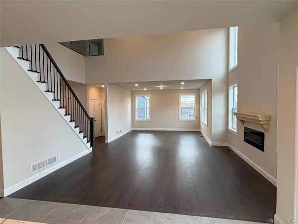 Poughkeepsie, NY 12603,21 Dartmouth DR