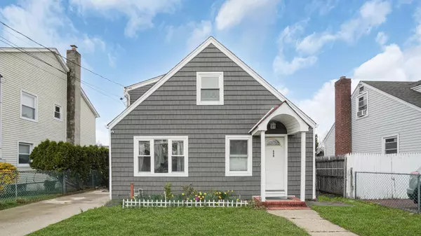 237 Windsor Pkwy, Hempstead, NY 11550