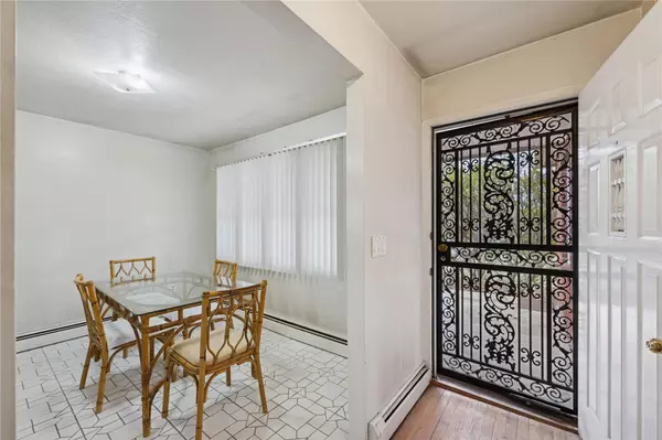 Dix Hills, NY 11746,100 Carman RD